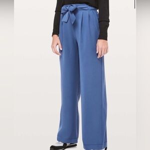 Lululemon Noir Pant *Woven in Gatsby Blue